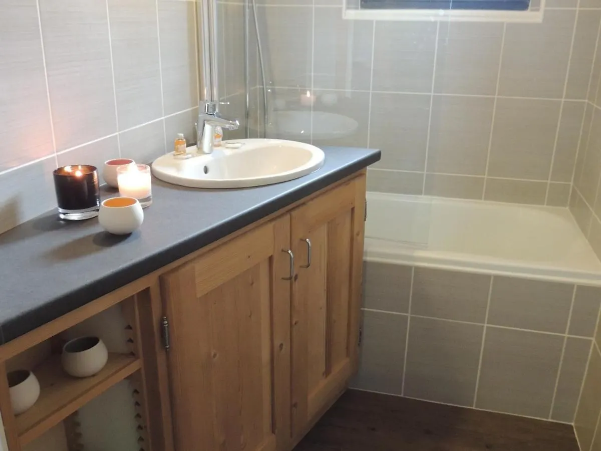 Appartement Renove Centre Station, 3 Etoiles, 4 Pers, Balcon, Parking, Wi-Fi - Fr-1-598-44 لي جيه 0*,  فرنسا