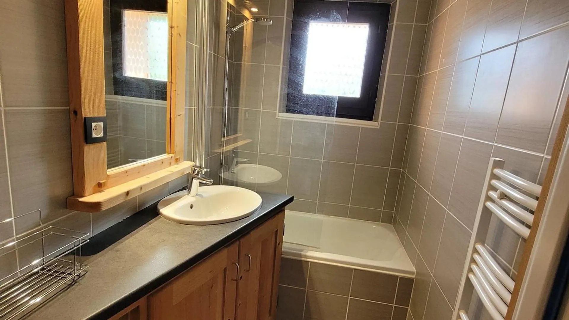 Appartement Renove Centre Station, 3 Etoiles, 4 Pers, Balcon, Parking, Wi-Fi - Fr-1-598-44 لي جيه فرنسا
